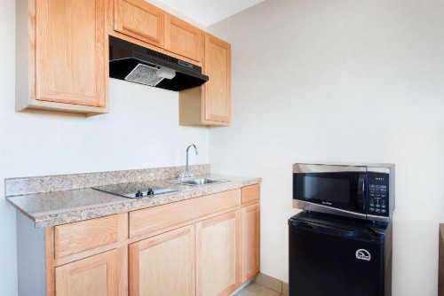 Hawthorn Suites by Wyndham Albuquerque - image 33