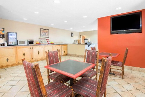 Hawthorn Suites by Wyndham Albuquerque - image 38