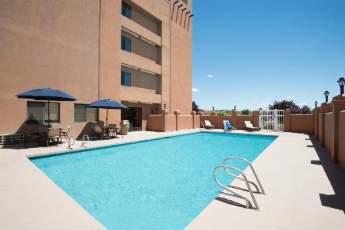 Hawthorn Suites by Wyndham Albuquerque - image 7