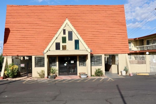 Econo Lodge Downtown Albuquerque - image 12