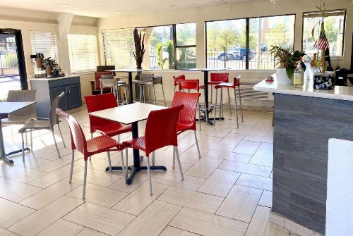 Econo Lodge Downtown Albuquerque - image 18