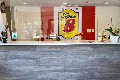 Econo Lodge Downtown Albuquerque - image 5