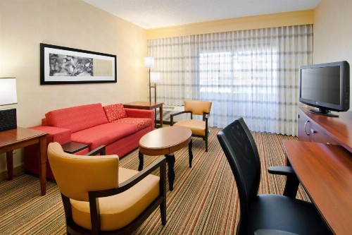 Courtyard by Marriott Albuquerque Airport - image 14