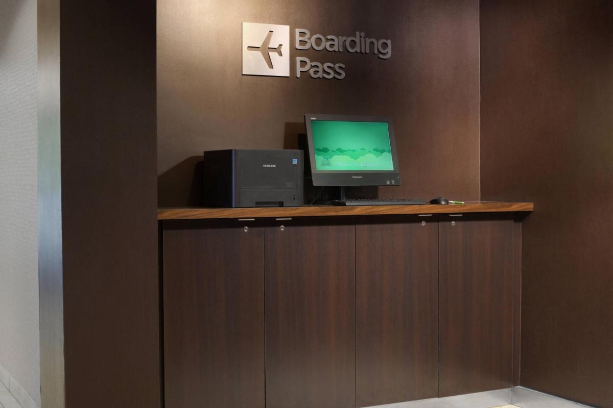 Courtyard by Marriott Albuquerque Airport - image 5