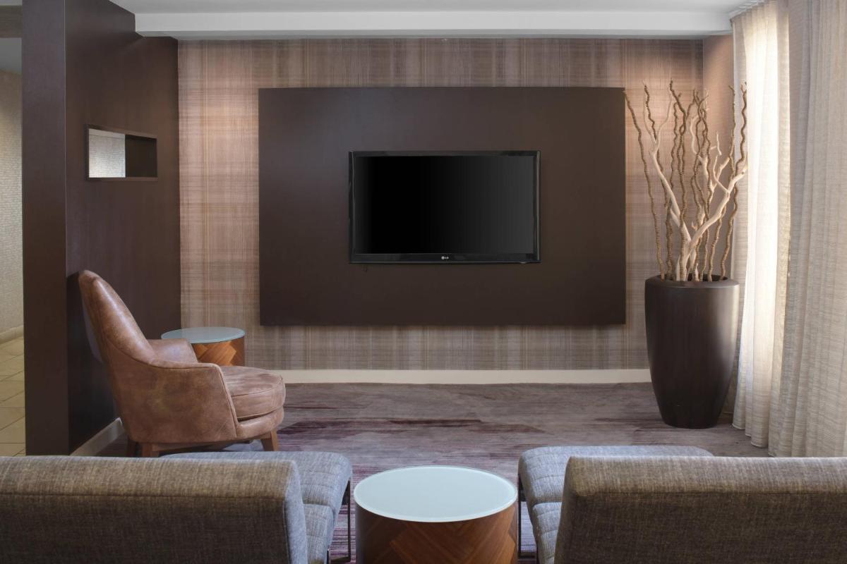 Courtyard by Marriott Albuquerque Airport - image 6