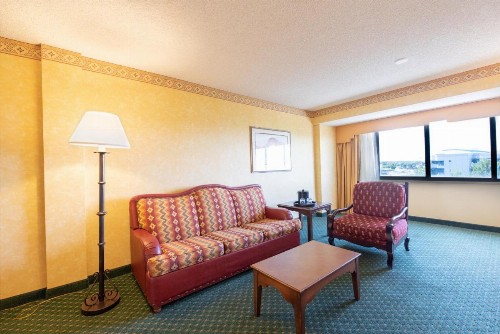 Albuquerque Marriott Pyramid North - image 8