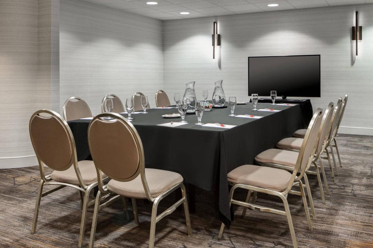 Marriott Albuquerque - image 7