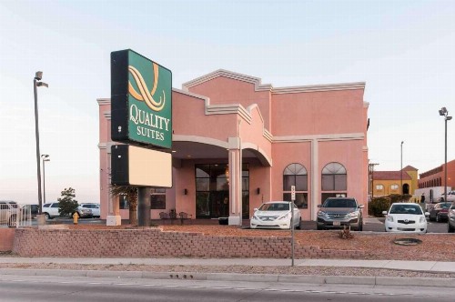 Quality Suites Albuquerque - image 18