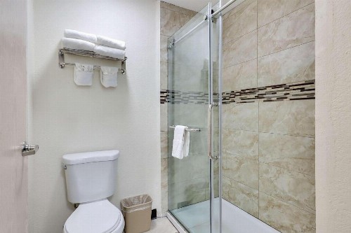 Quality Suites Albuquerque - image 28