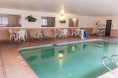 Quality Suites Albuquerque - image 3