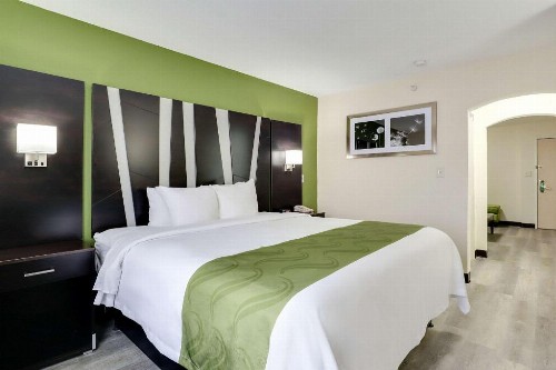 Quality Suites Albuquerque - image 34