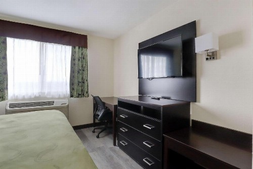 Quality Suites Albuquerque - image 37