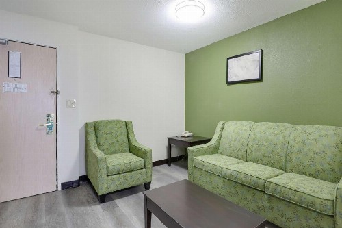 Quality Suites Albuquerque - image 40