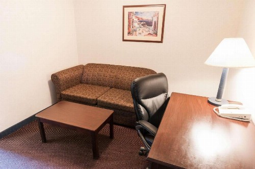 Quality Suites Albuquerque - image 41