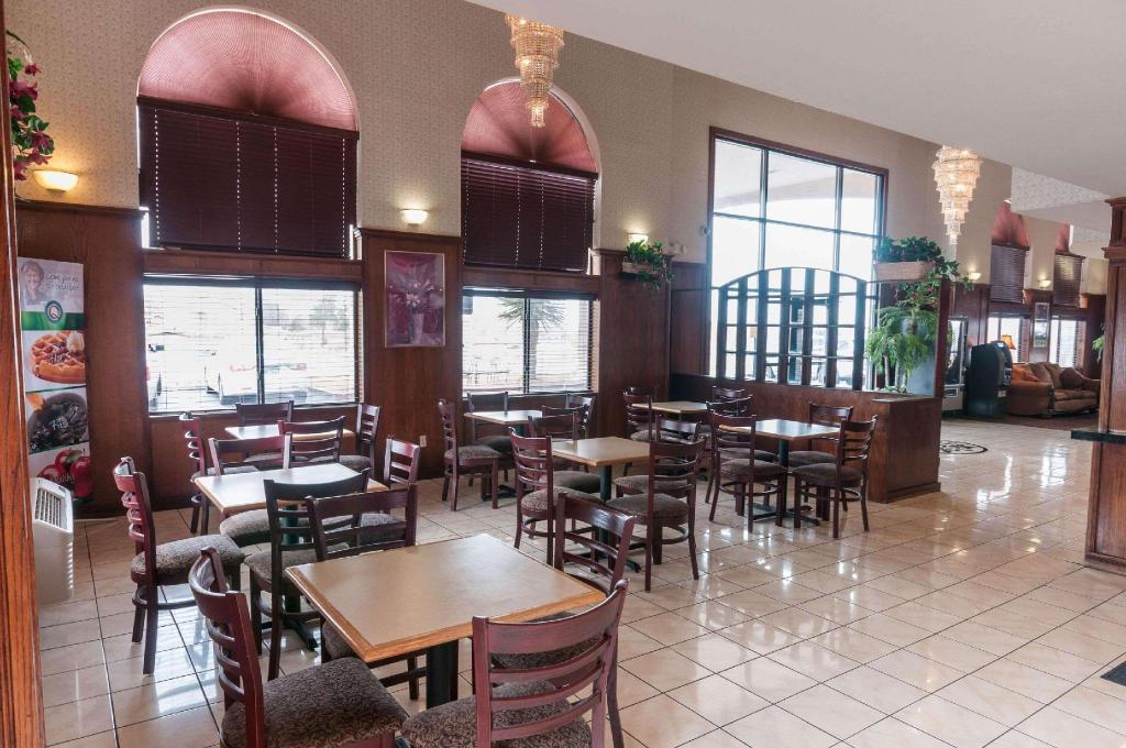 Quality Suites Albuquerque - image 5