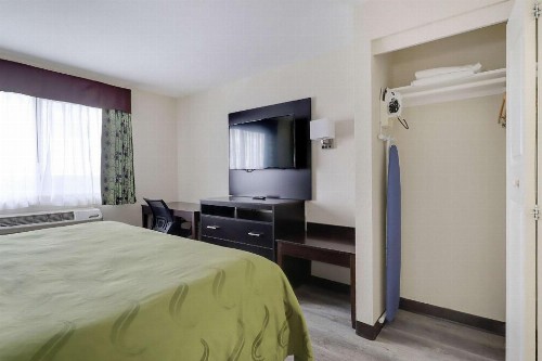 Quality Suites Albuquerque - image 50