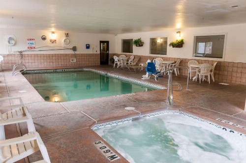 Quality Suites Albuquerque - image 7