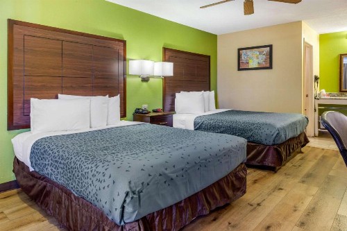 Econo Lodge West Albuquerque - image 10
