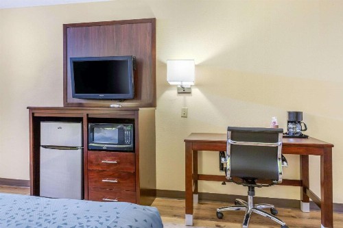 Econo Lodge West Albuquerque - image 12