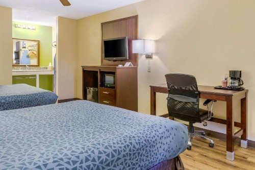 Econo Lodge West Albuquerque - image 22