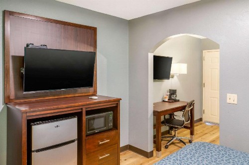 Econo Lodge West Albuquerque - image 30