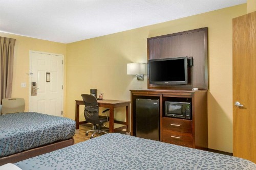Econo Lodge West Albuquerque - image 33