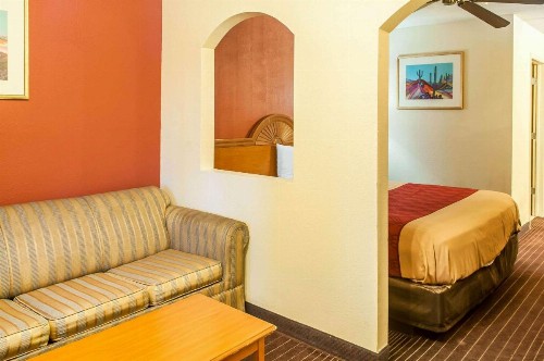 Econo Lodge West Albuquerque - image 42