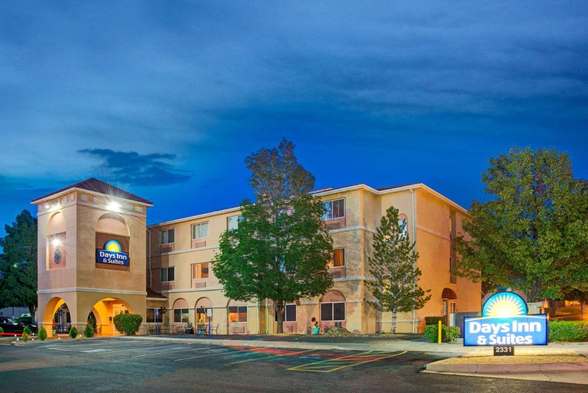 Days Inn & Suites by Wyndham Airport Albuquerque - main image