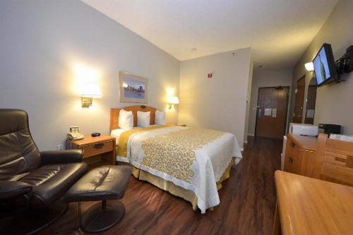 Days Inn & Suites by Wyndham Airport Albuquerque - image 10