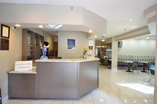 Days Inn & Suites by Wyndham Airport Albuquerque - image 15
