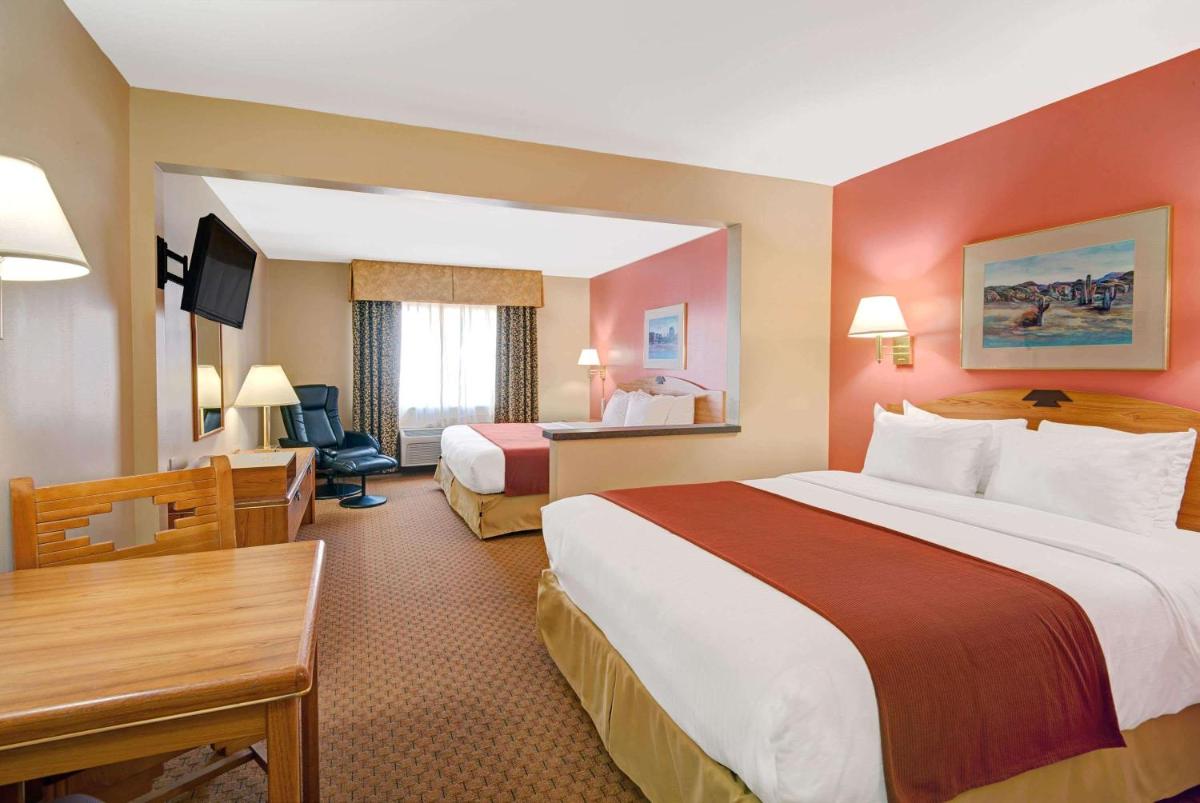 Days Inn & Suites by Wyndham Airport Albuquerque - image 6