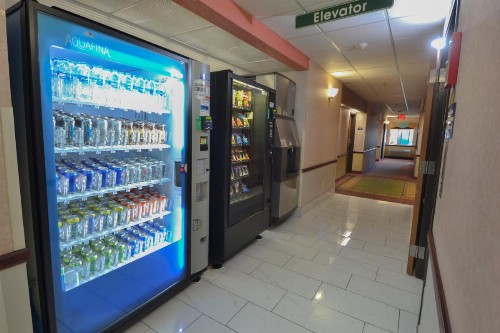 Days Inn & Suites by Wyndham Airport Albuquerque - image 7