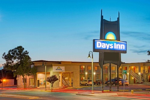 Days Inn by Wyndham Albuquerque Downtown - image 3