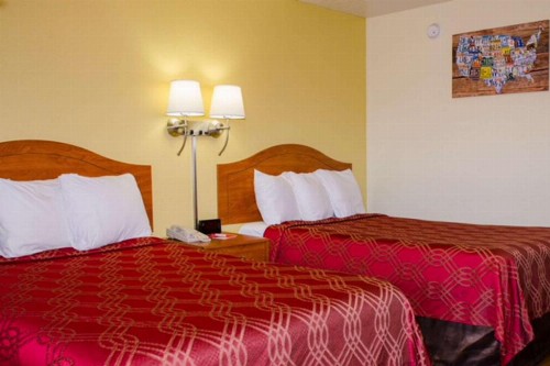 Econo Lodge East - image 21