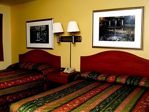 Econo Lodge East - image 47