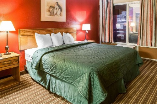 Rodeway Inn East Albuquerque - image 10