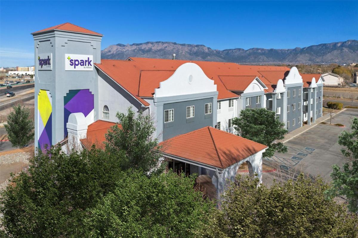 Best Western Plus Executive Suites Albuquerque - main image