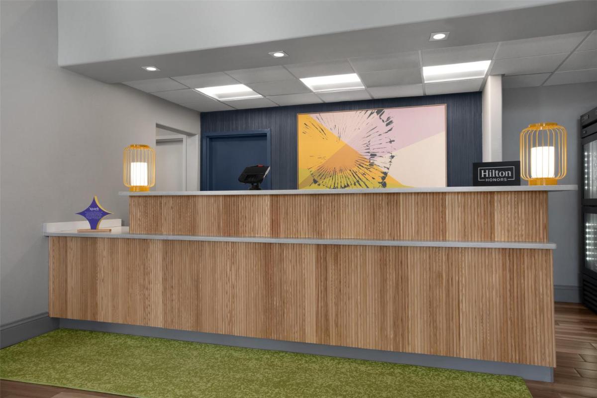 Best Western Plus Executive Suites Albuquerque - image 3