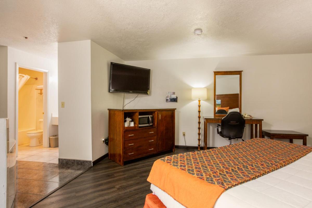 Sandia Peak Inn at Old Town Albuquerque - image 3
