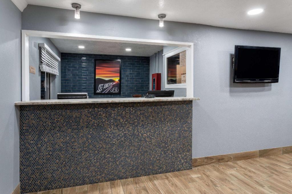 Travelodge by Wyndham Albuquerque East - image 4