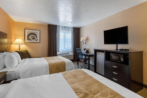 Quality Inn & Suites Albuquerque North near Balloon Fiesta Park - image 10