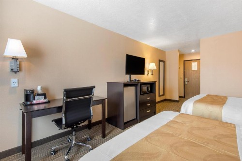Quality Inn & Suites Albuquerque North near Balloon Fiesta Park - image 12