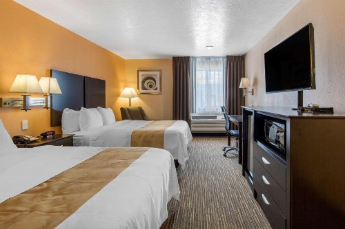 Quality Inn & Suites Albuquerque North near Balloon Fiesta Park - image 17