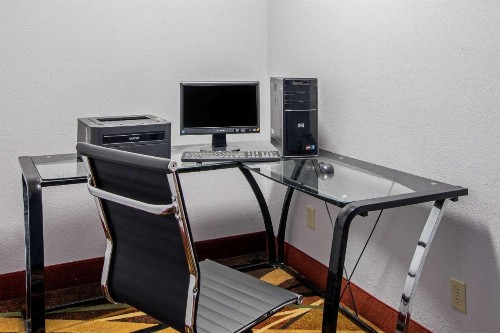 Quality Inn & Suites Albuquerque North near Balloon Fiesta Park - image 35