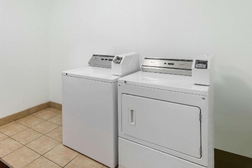 Quality Inn & Suites Albuquerque North near Balloon Fiesta Park - image 40