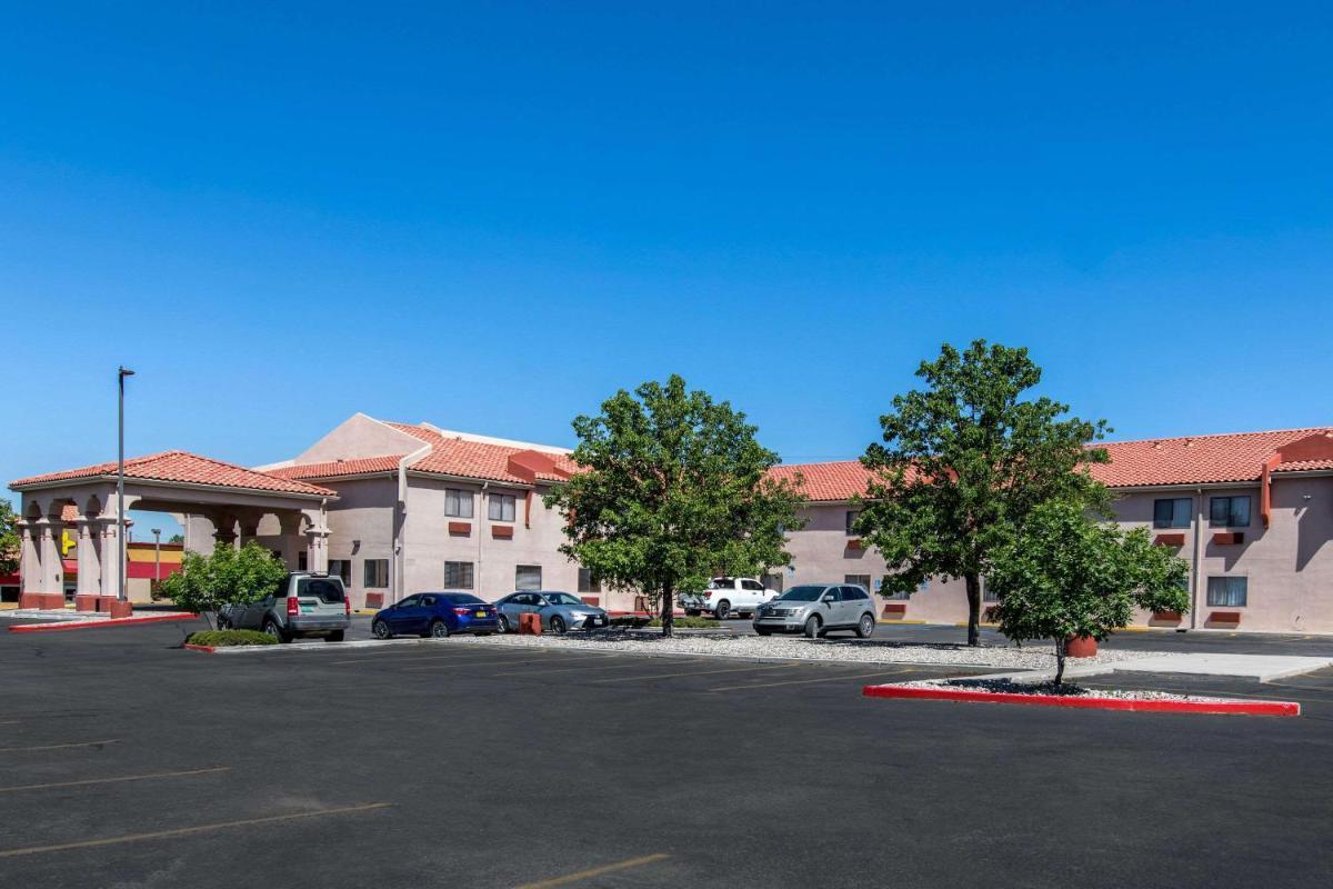 Quality Inn & Suites Albuquerque North near Balloon Fiesta Park - image 5