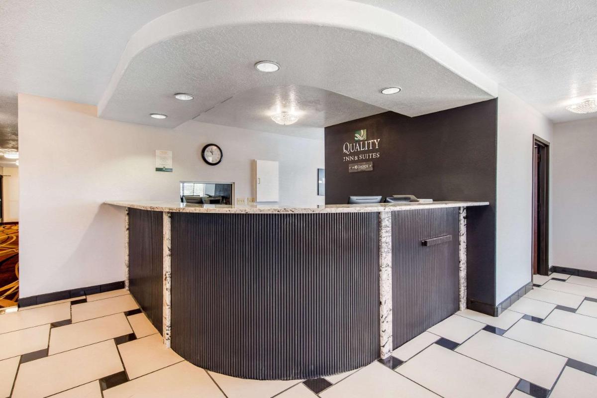 Quality Inn & Suites Albuquerque North near Balloon Fiesta Park - image 6