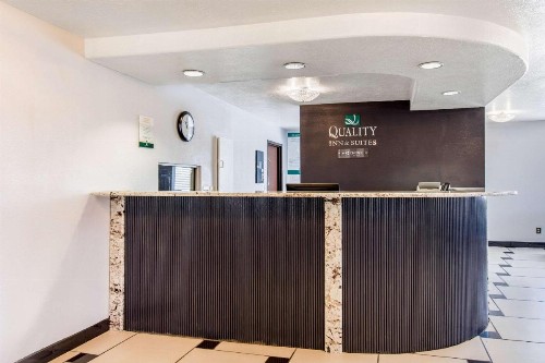 Quality Inn & Suites Albuquerque North near Balloon Fiesta Park - image 7
