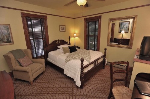 El Cuervo ABQ Guest Rooms - image 10