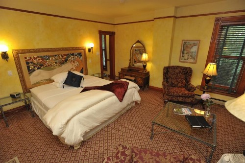 El Cuervo ABQ Guest Rooms - image 12